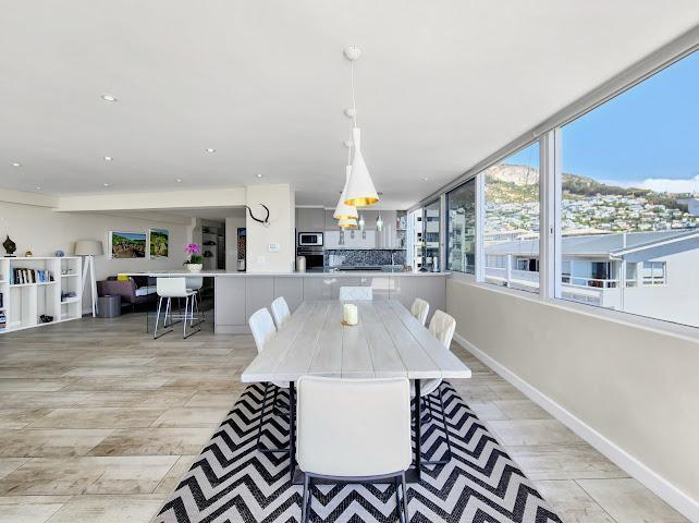 2 Bedroom Property for Sale in Sea Point Western Cape